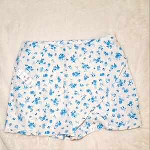 Juniors white Skort Size M